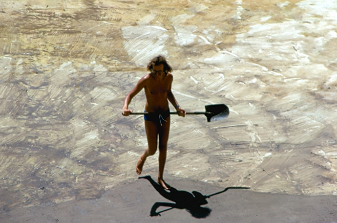 Cleaning out the Bondi Bath Tidal Pool